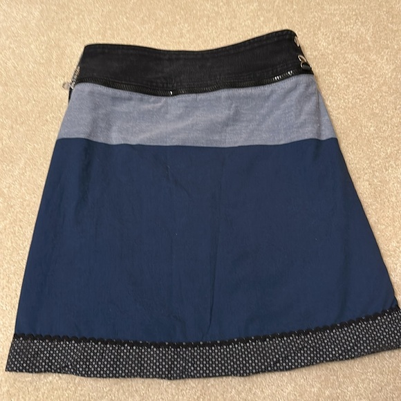 Zand Amsterdam adjustable reversible wrap skirt snap closure 28” smallest - Picture 5 of 12